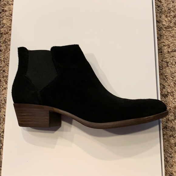 Shoes - Picture 2 of 2